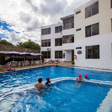 Blue Star Hotel Melgar Exterior photo