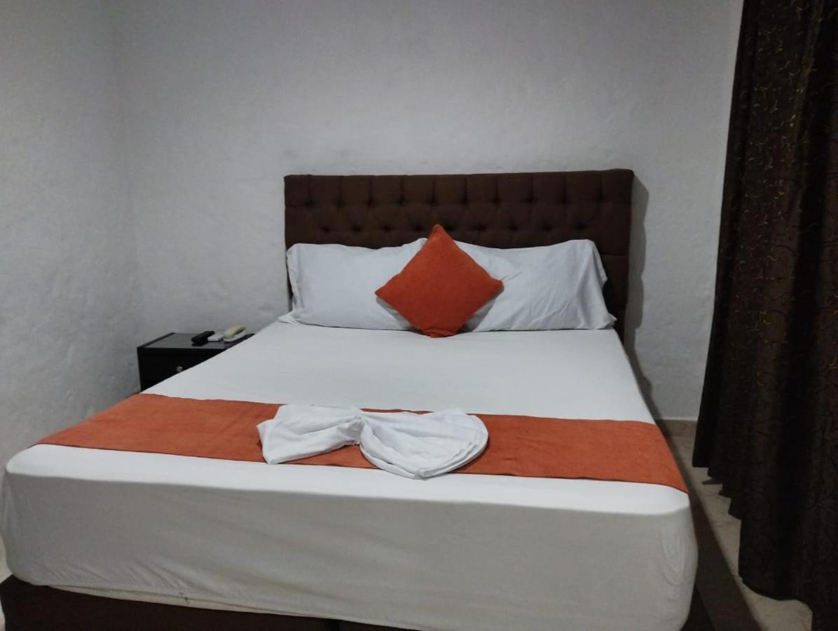 Blue Star Hotel Melgar Exterior photo